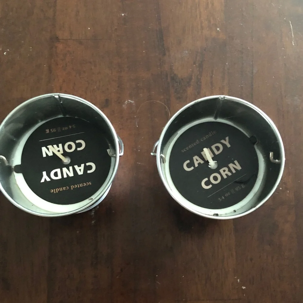 🎀🛍️ Set of Two Skull Face Candy Cone Candles Metal Buckets